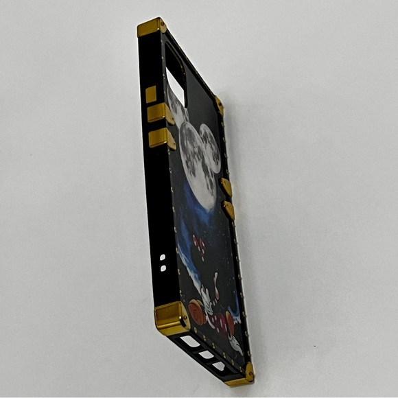 iPhone 11 ProMax phone case with gold accents, trunk case style. - Picture 4 of 7